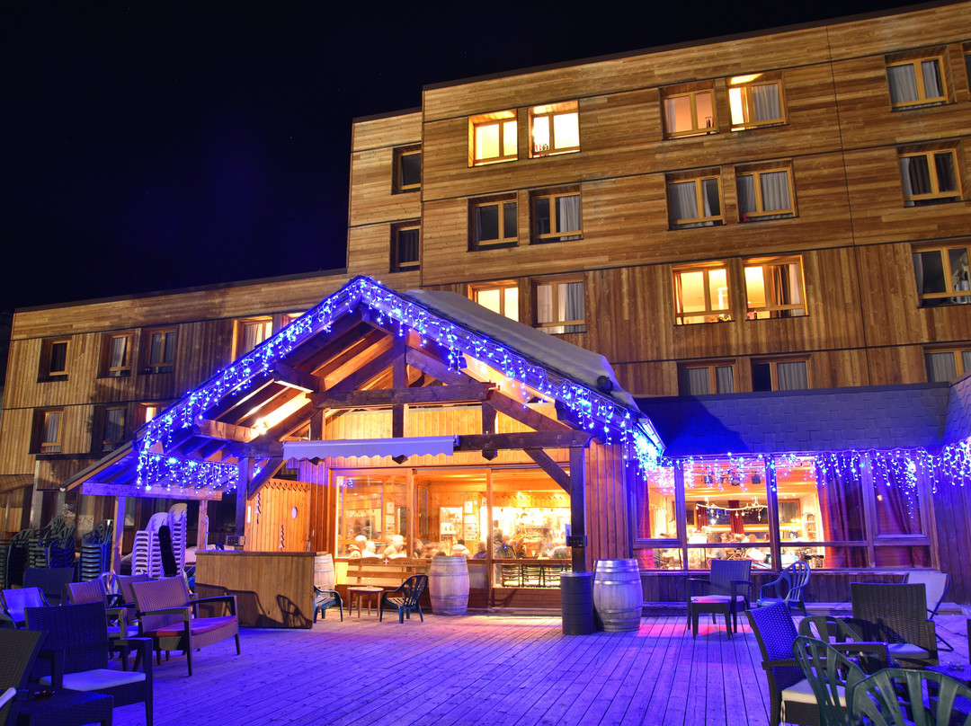 Les Carlines Village Vacances主图