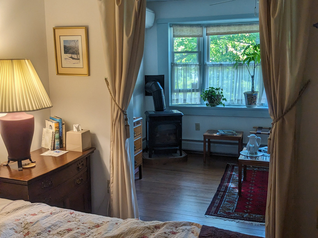 West Hill House B&B主图