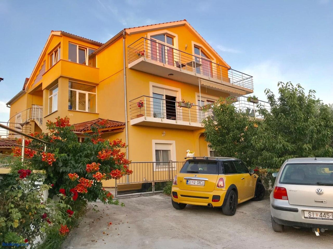 Apartments Maslina