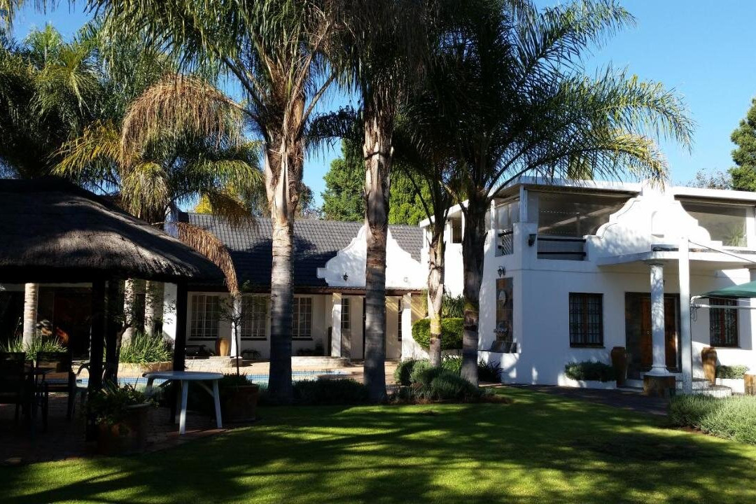 Six Valk Avenue Guest House主图