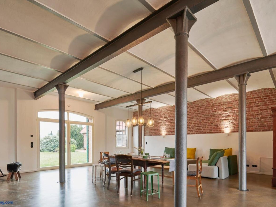 re~barn - Modern Country Stay