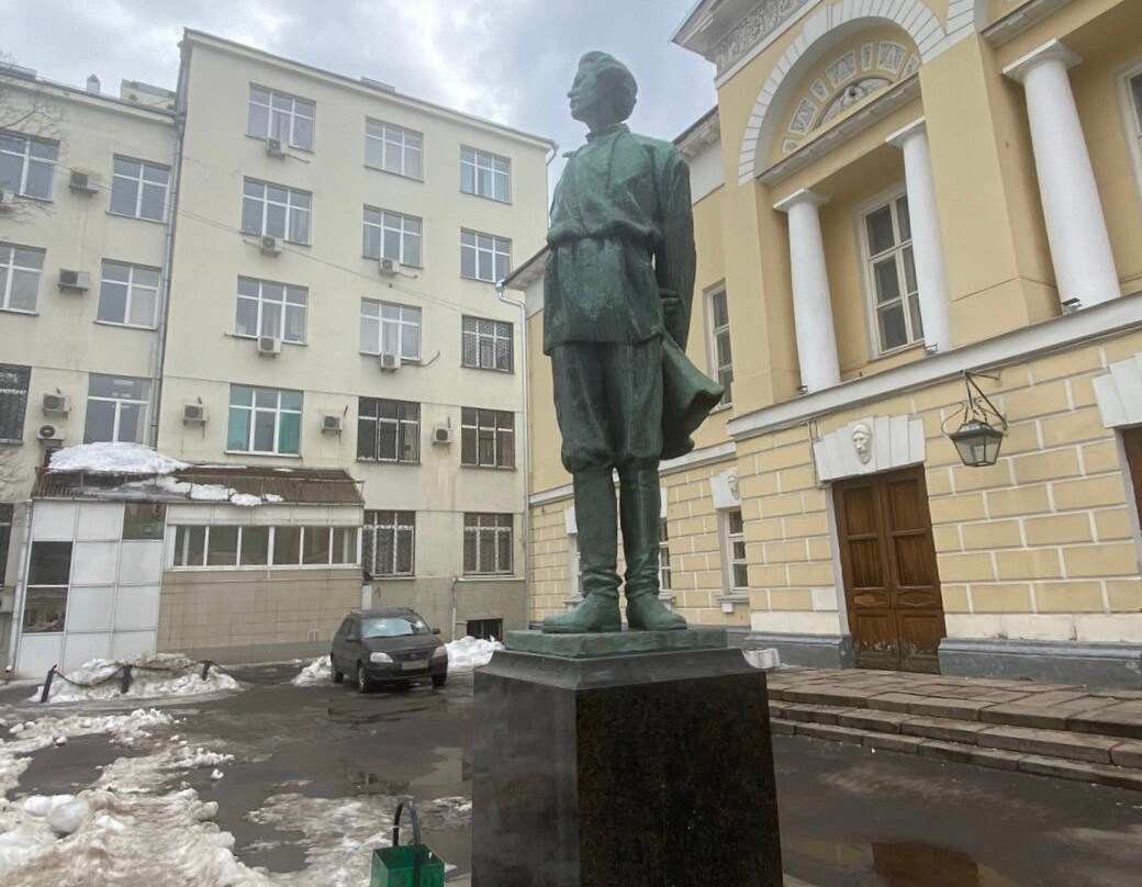 Statue of Gorkiy景点图片