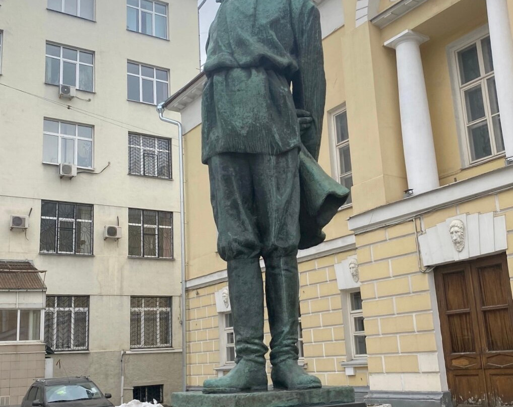 Statue of Gorkiy景点图片