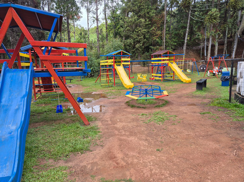 乡村客栈酒店主图