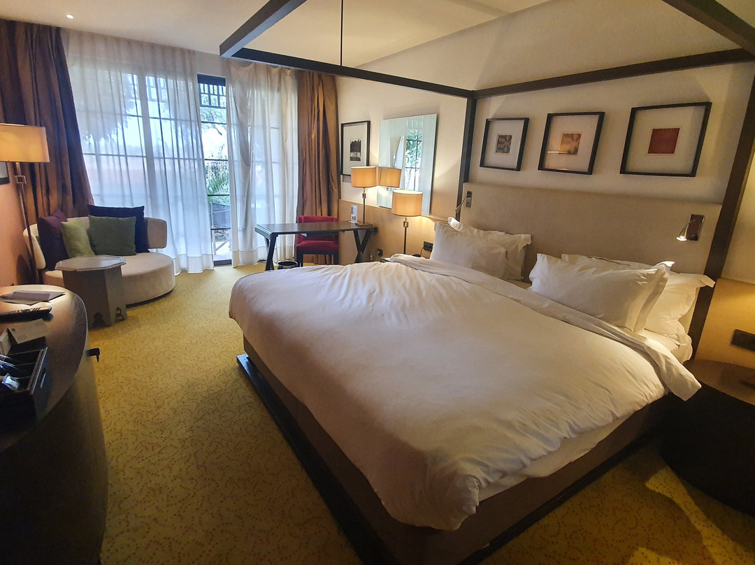 杜高尔夫酒店主图