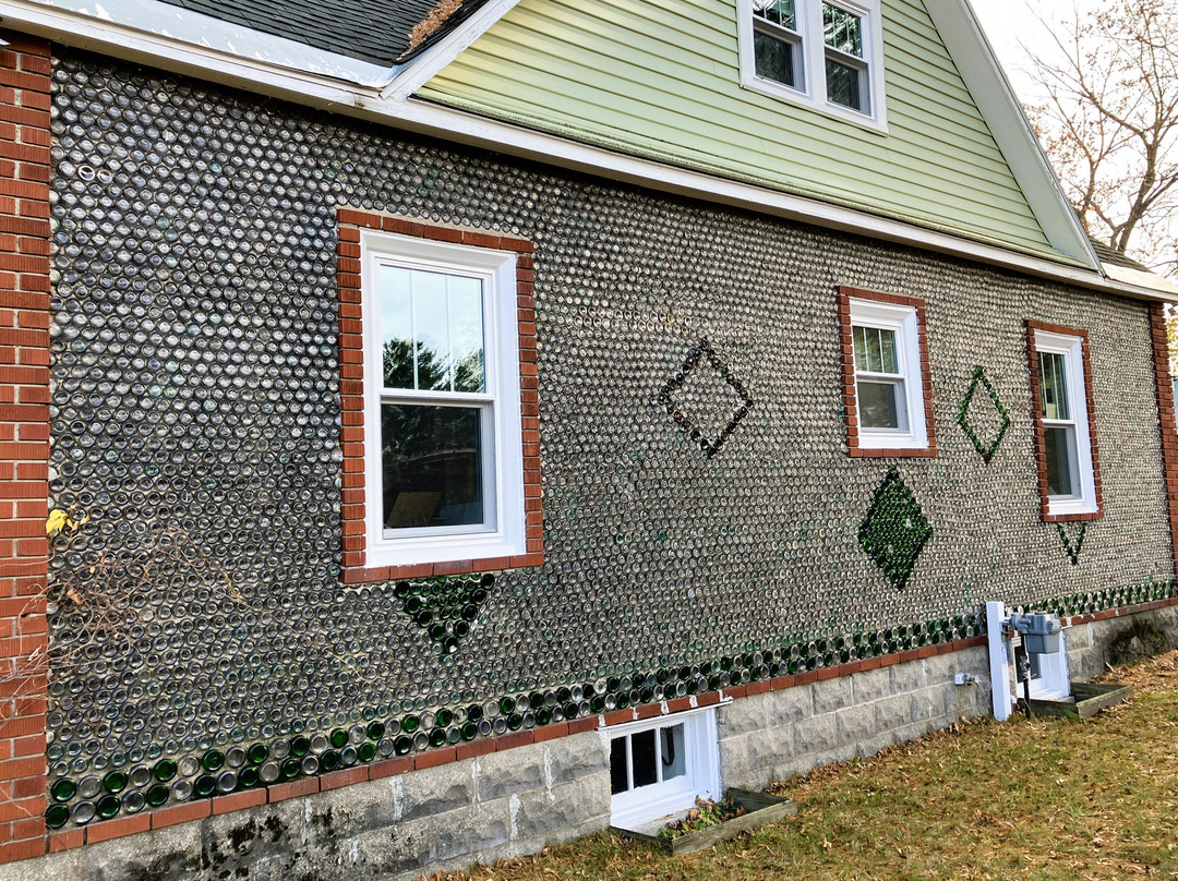 Kaleva Bottle House景点图片