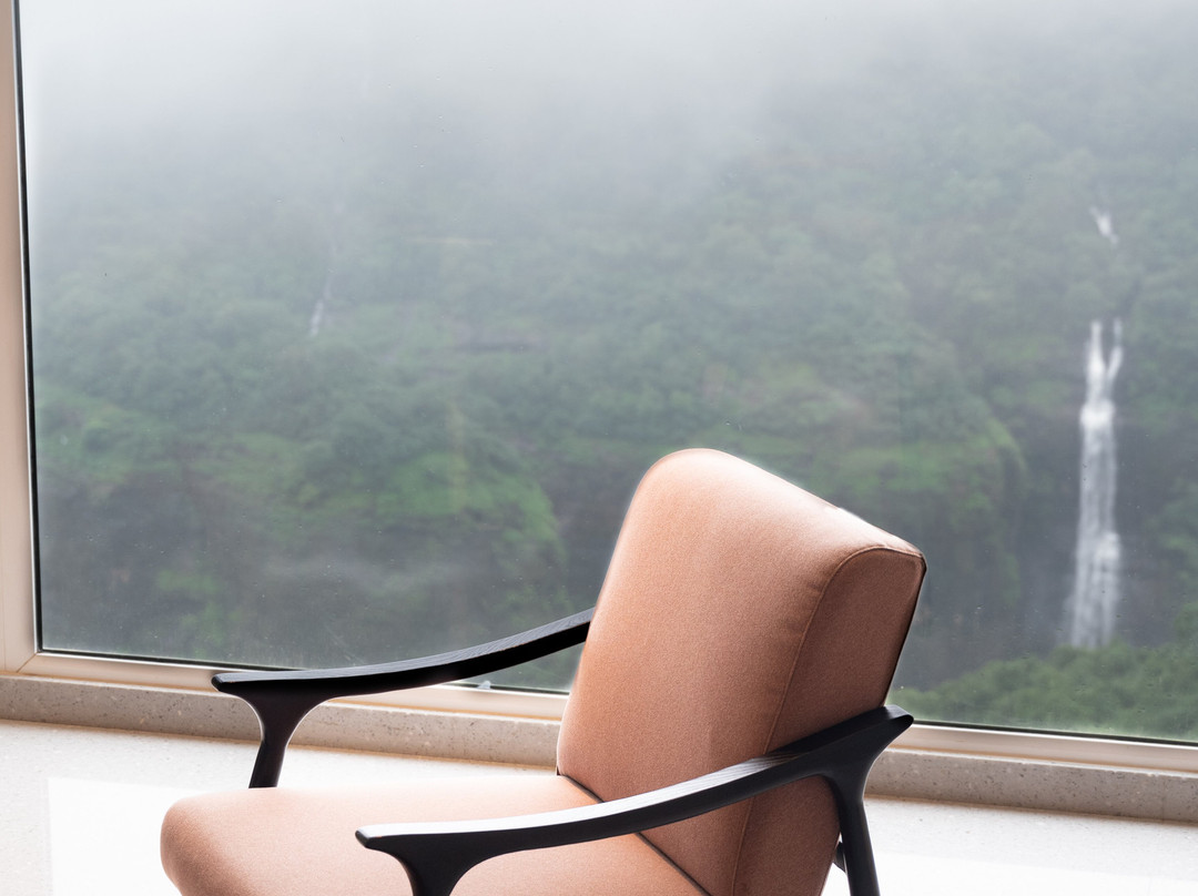 公爵度假酒店主图