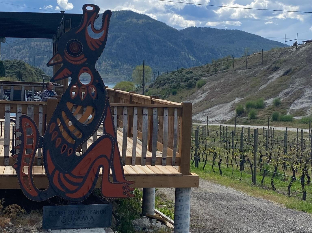 Howling Bluff Estate Winery-彭蒂克顿必去景点