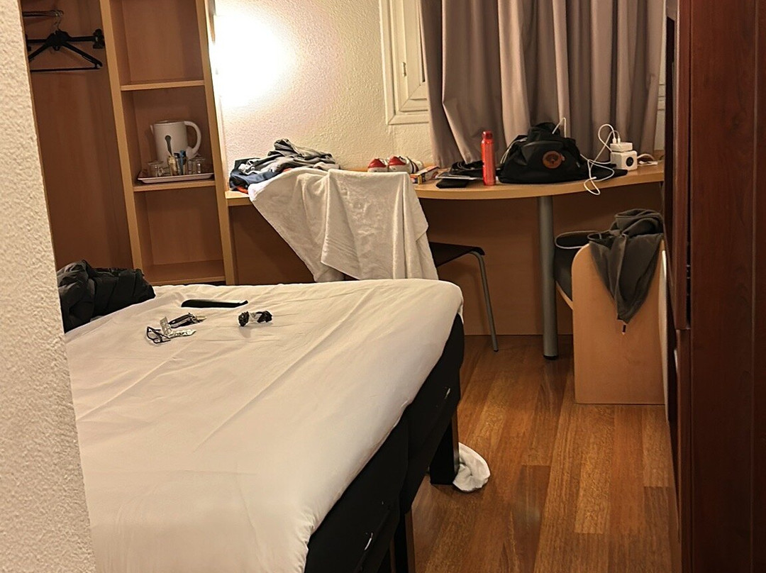 ibis Calais Car Ferry Hotel主图