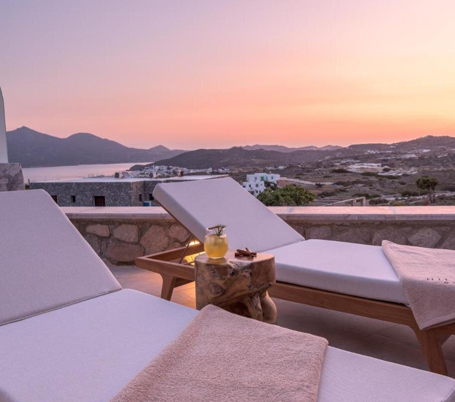 Hilltop Suites Milos