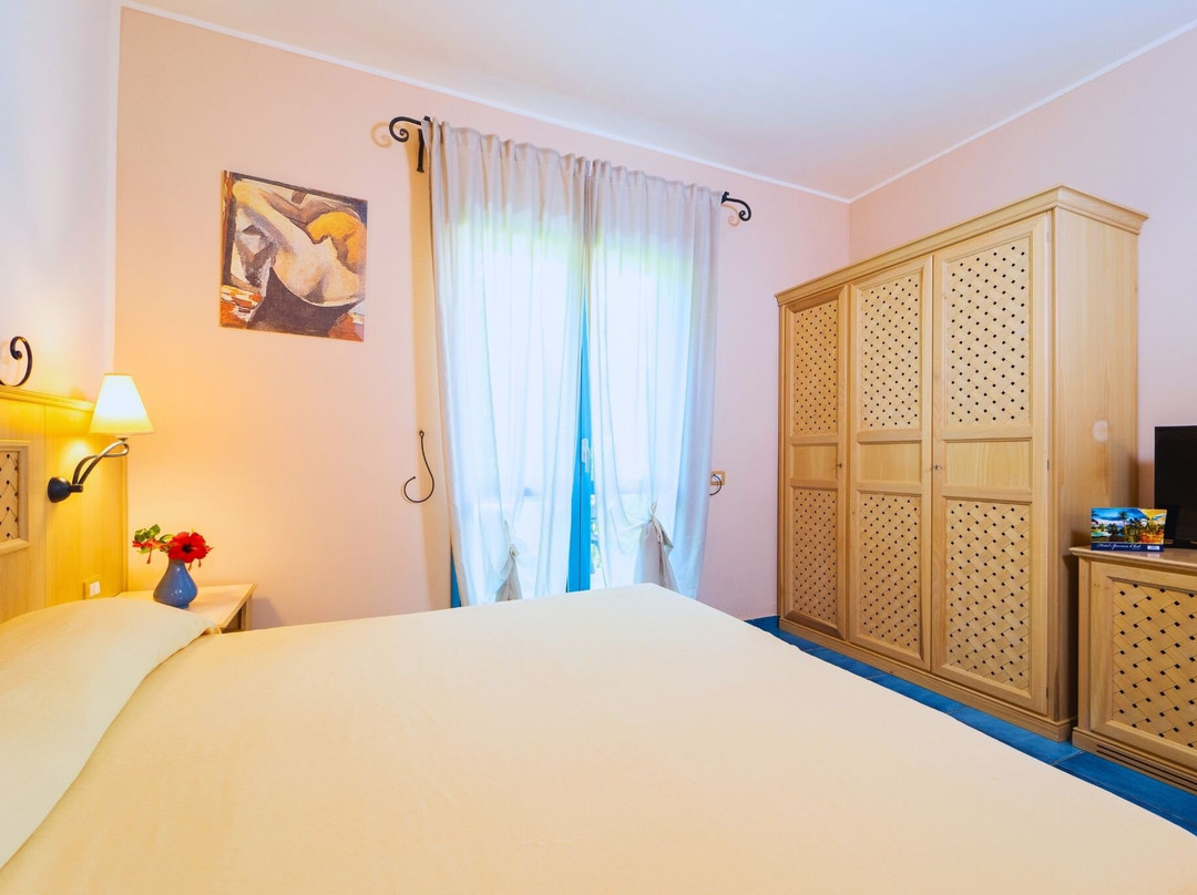 伊波密亚俱乐部酒店主图