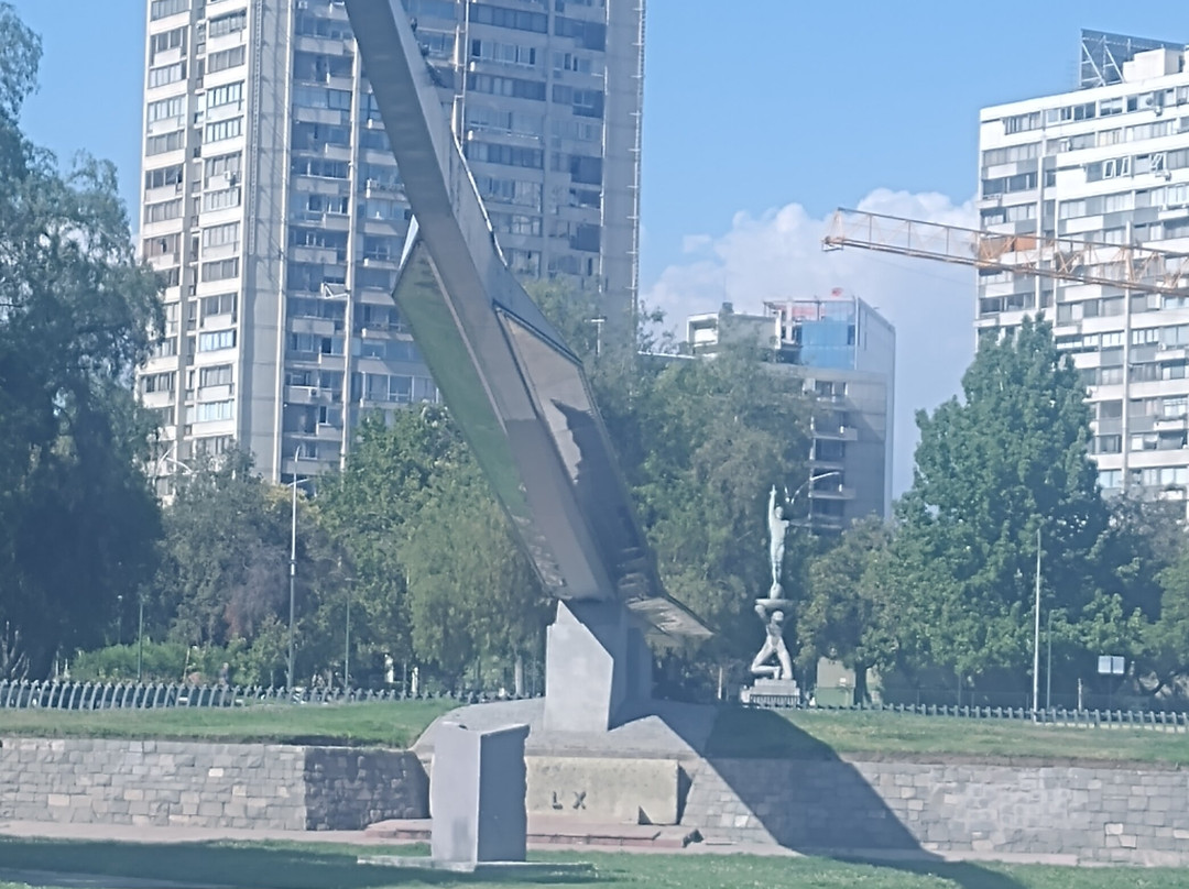 Plaza De La Aviación-圣地亚哥必去景点