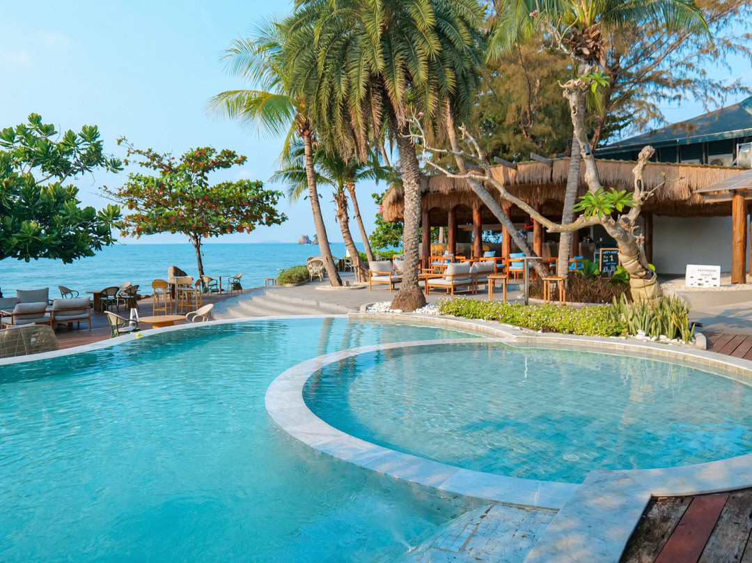 Mercure Rayong Lomtalay Villas & Resort主图