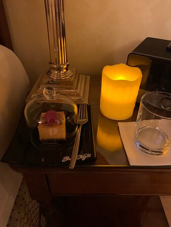 黄金井酒店主图