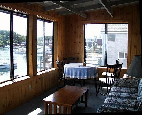 Gosnold Arms Inn主图