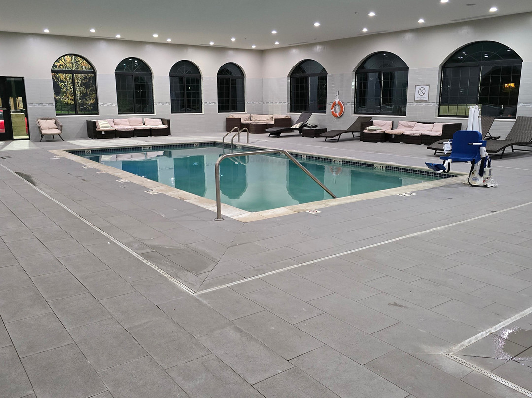 Staybridge Suites Holland By IHG主图