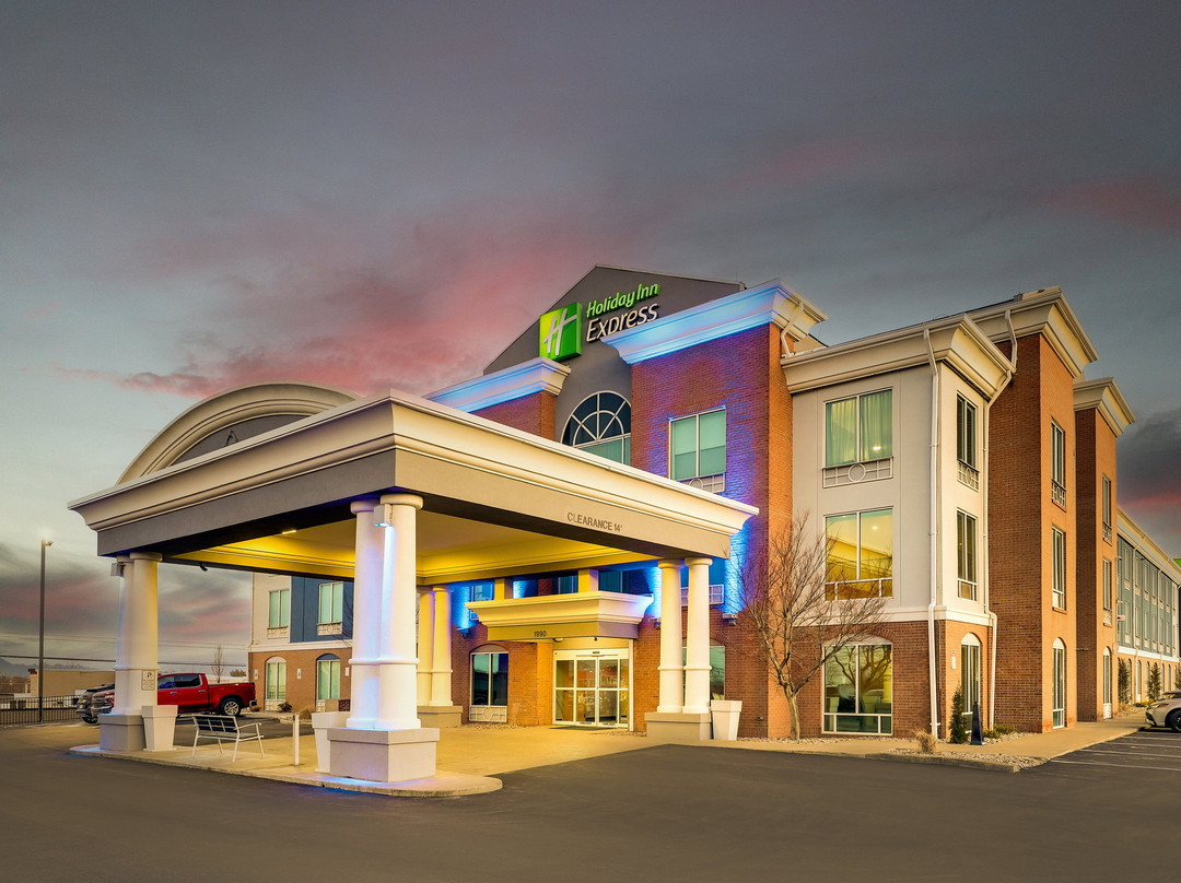Holiday Inn Express & Suites Richmond By IHG主图