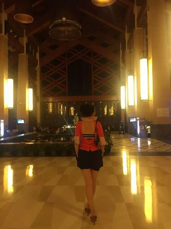 岘港皇冠假日酒店主图