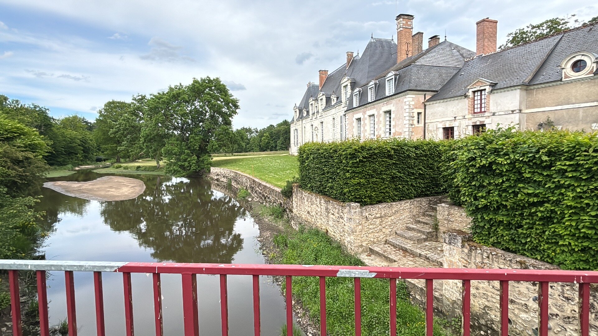 Château des Grotteaux-官方