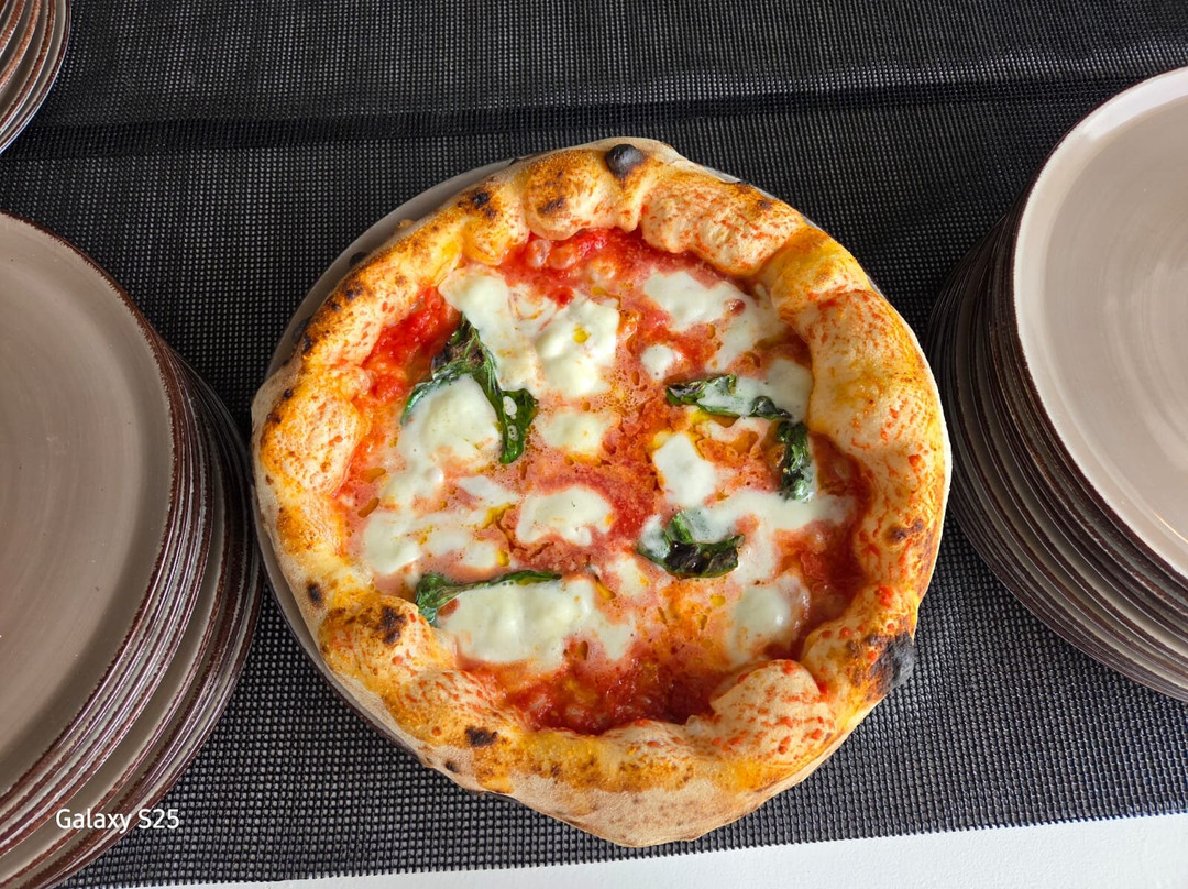 Mavi Pizza & Bistrot