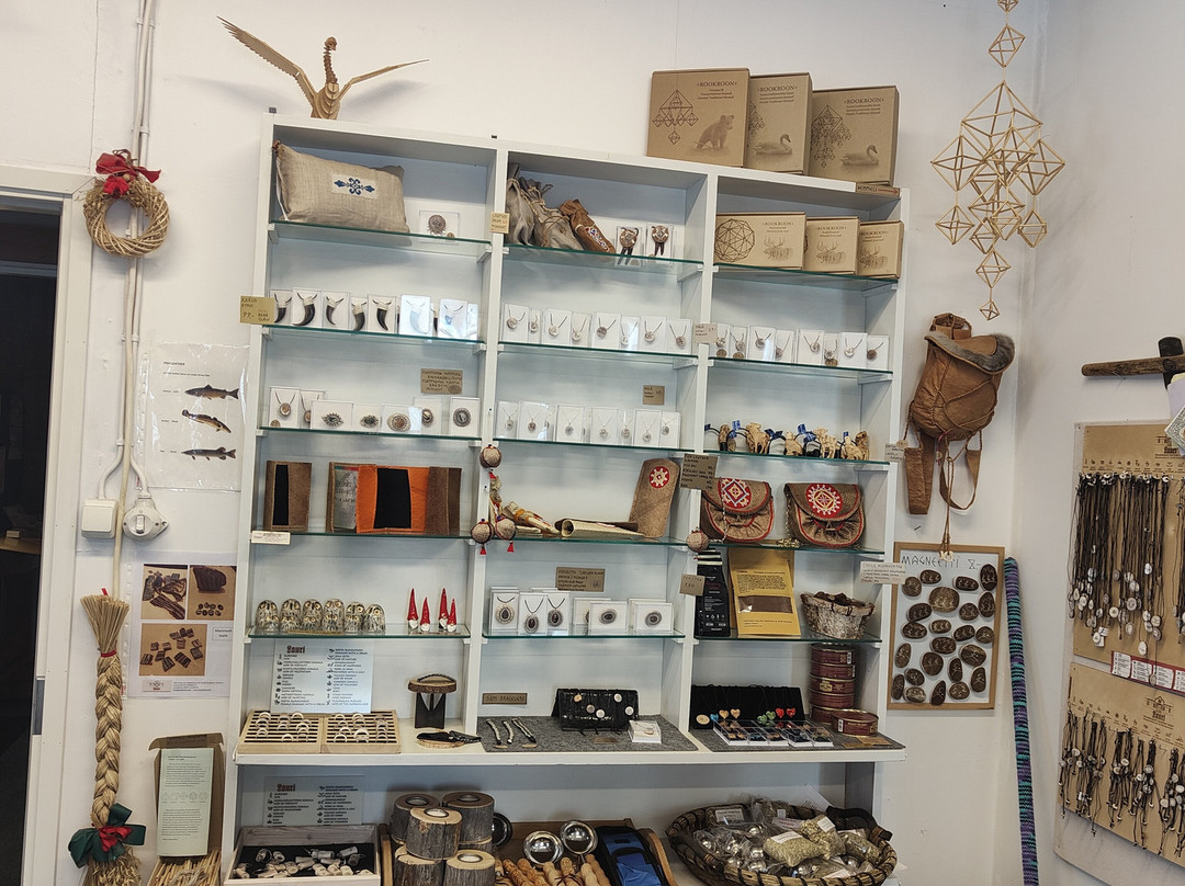 LAURI Handicraft Shop & Atelier-罗瓦涅米必去景点
