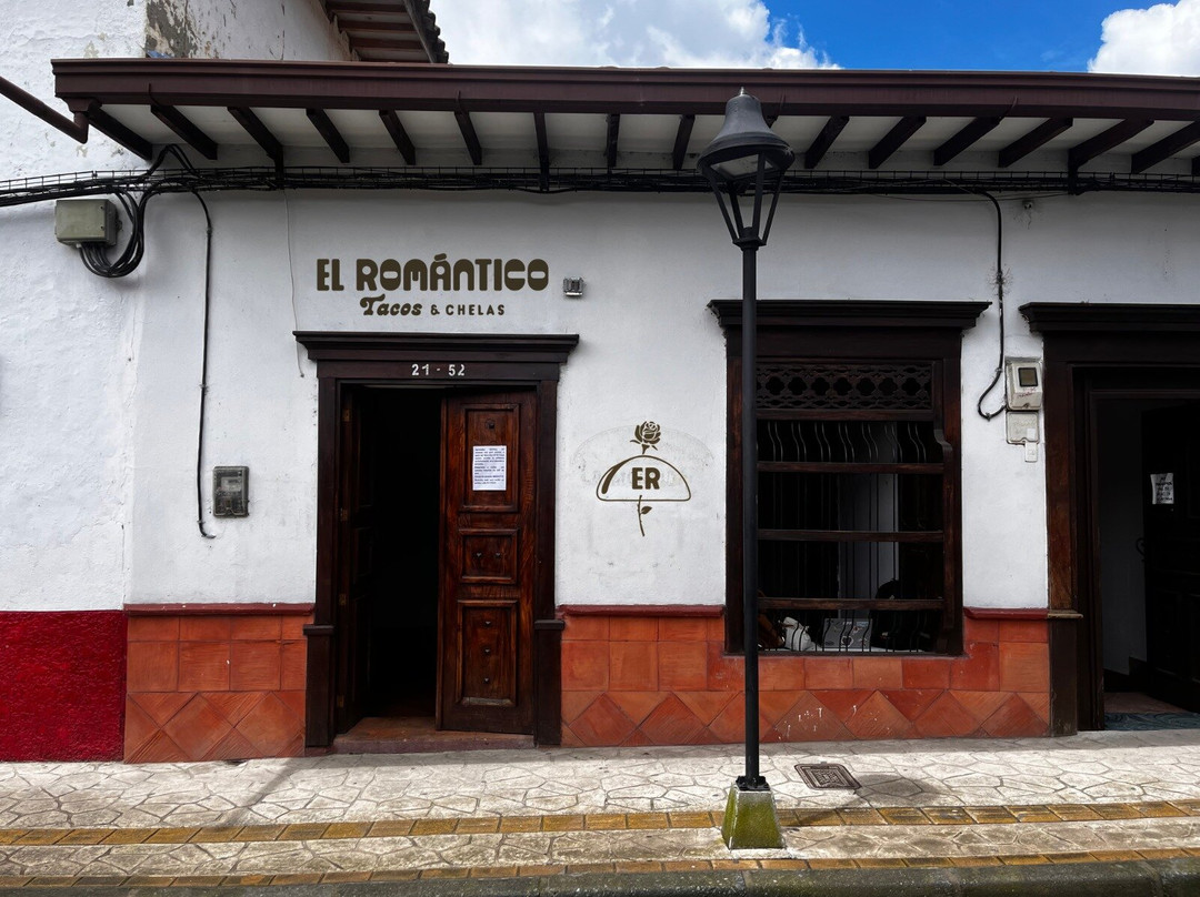 El Romántico Tacos & Chelas - El Retiro