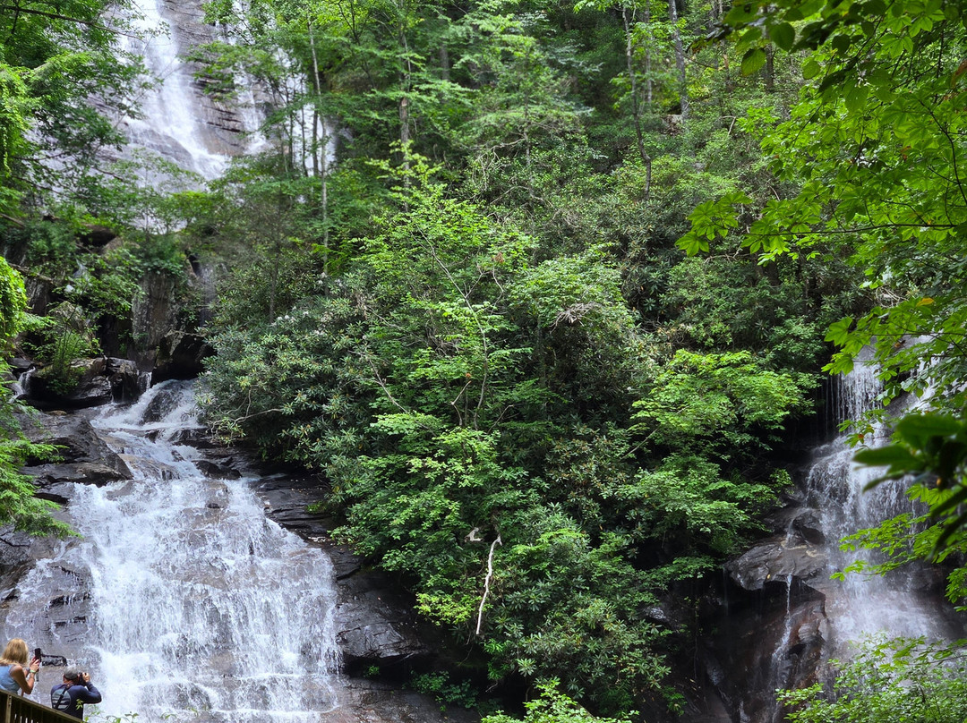 Anna Ruby Falls-海伦必去景点