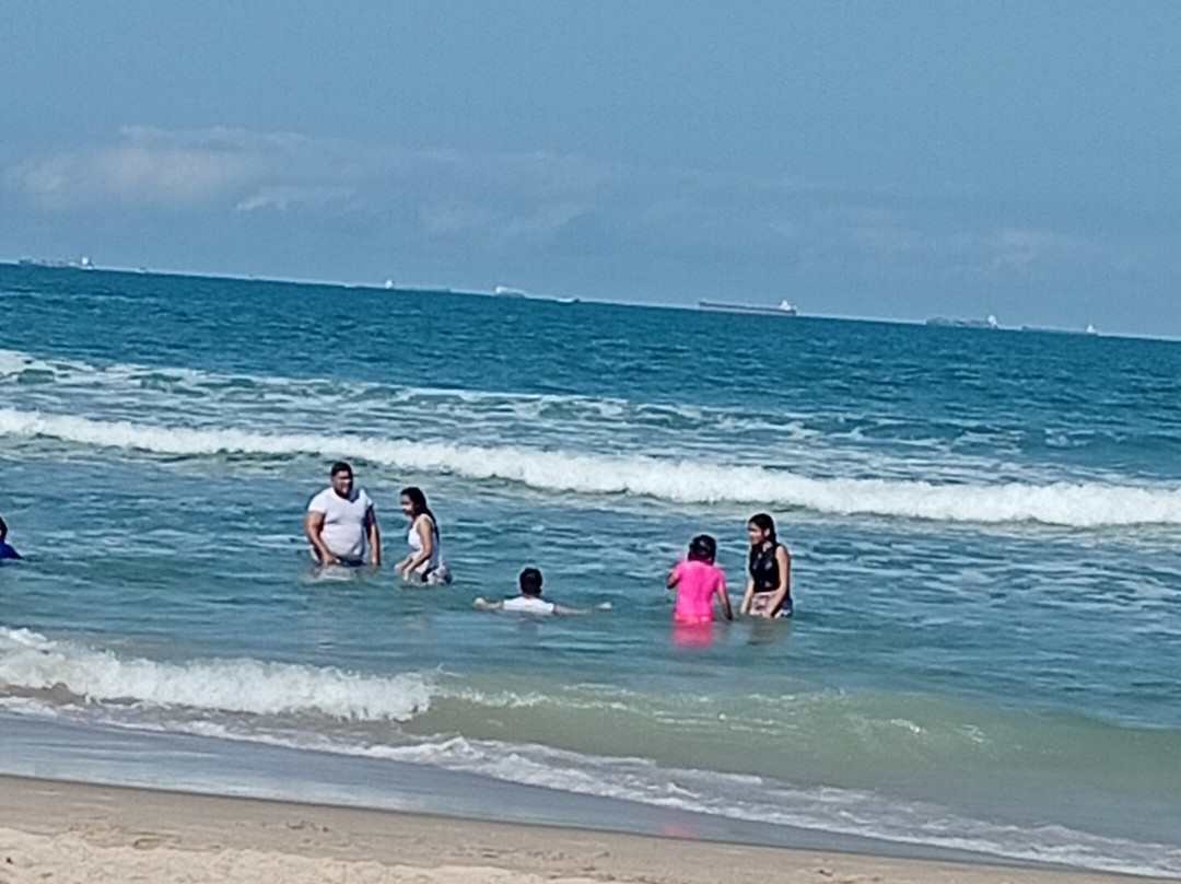 Tombo Beach-瓜鲁雅必去景点