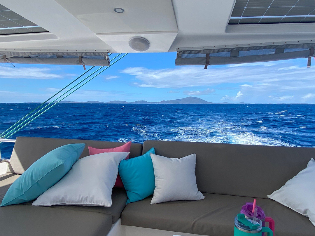 Voyage Charters-托土拉必去景点