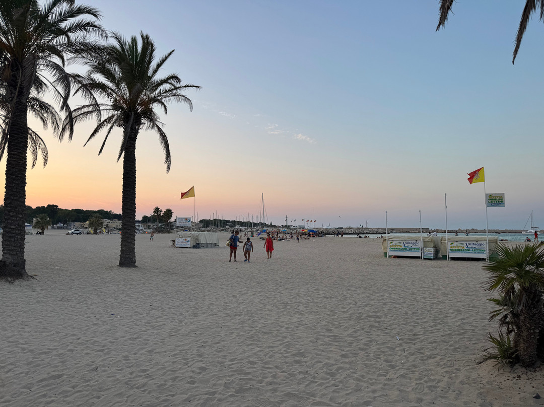 Aurora Beach Club