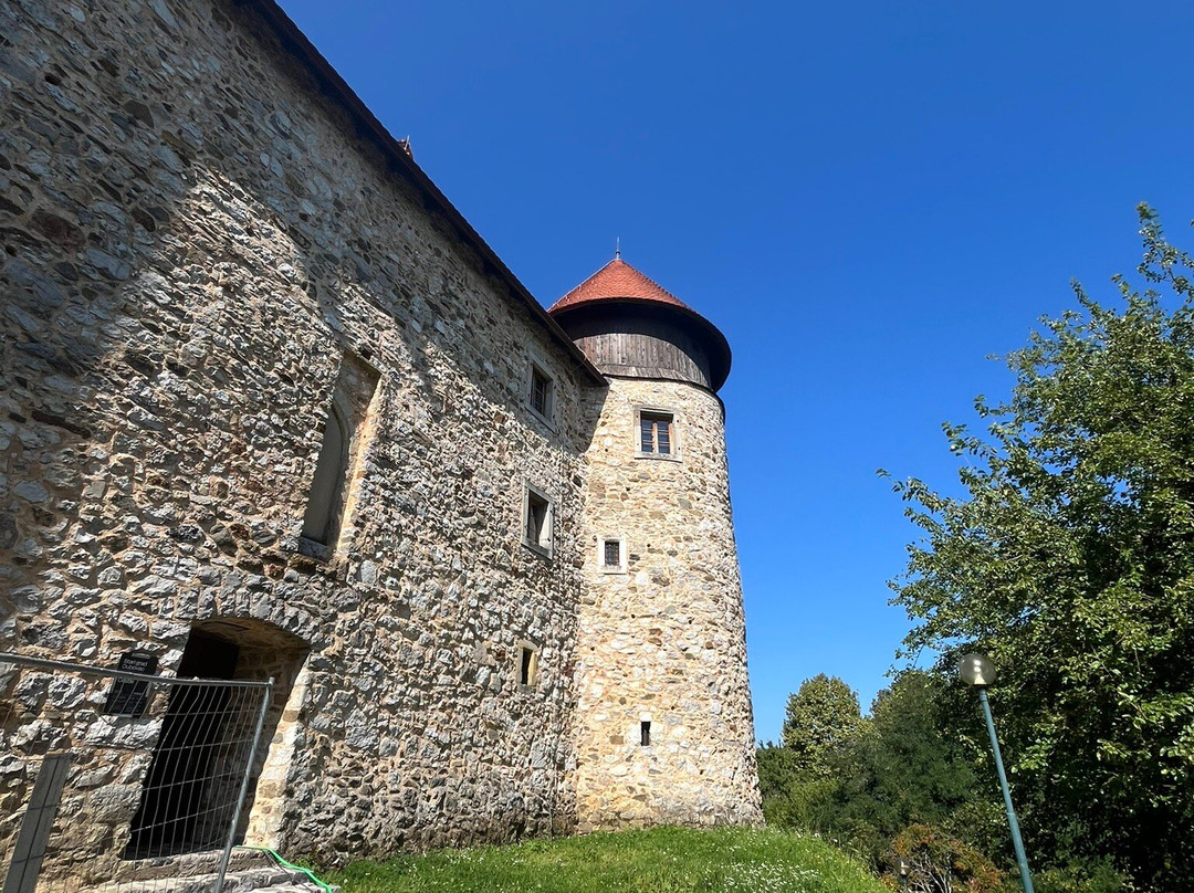 Dubovac Castle-卡洛瓦克必去景点