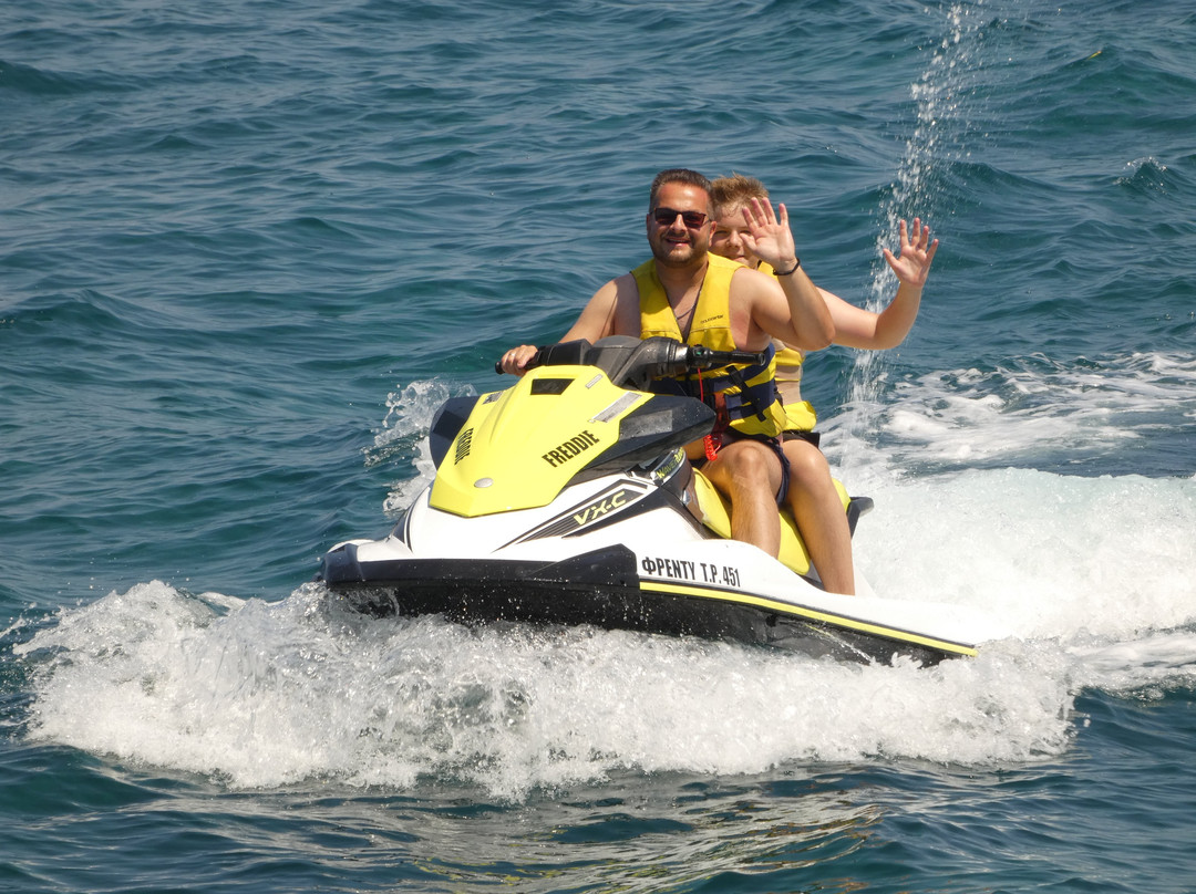 Lottie Watersports-雷斯蒙必去景点