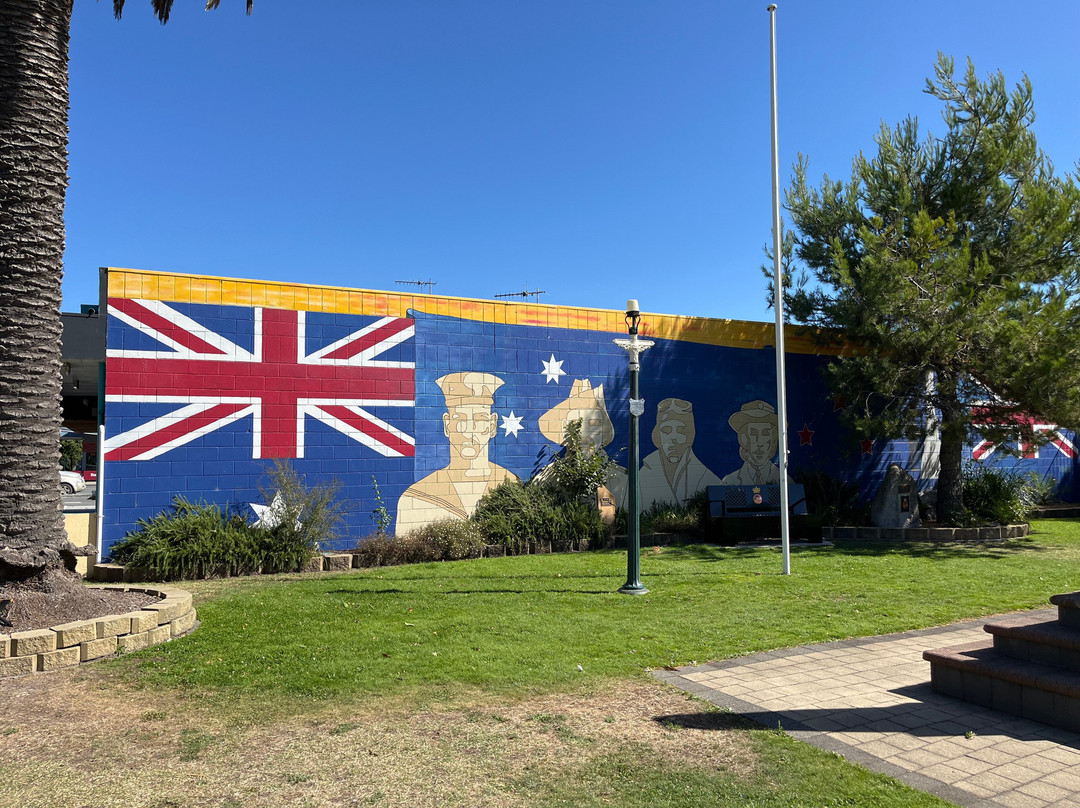 St Helens War Memorial-圣海伦火山必去景点