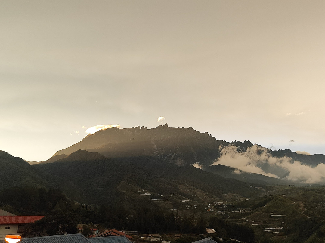 京那巴鲁松度假村主图