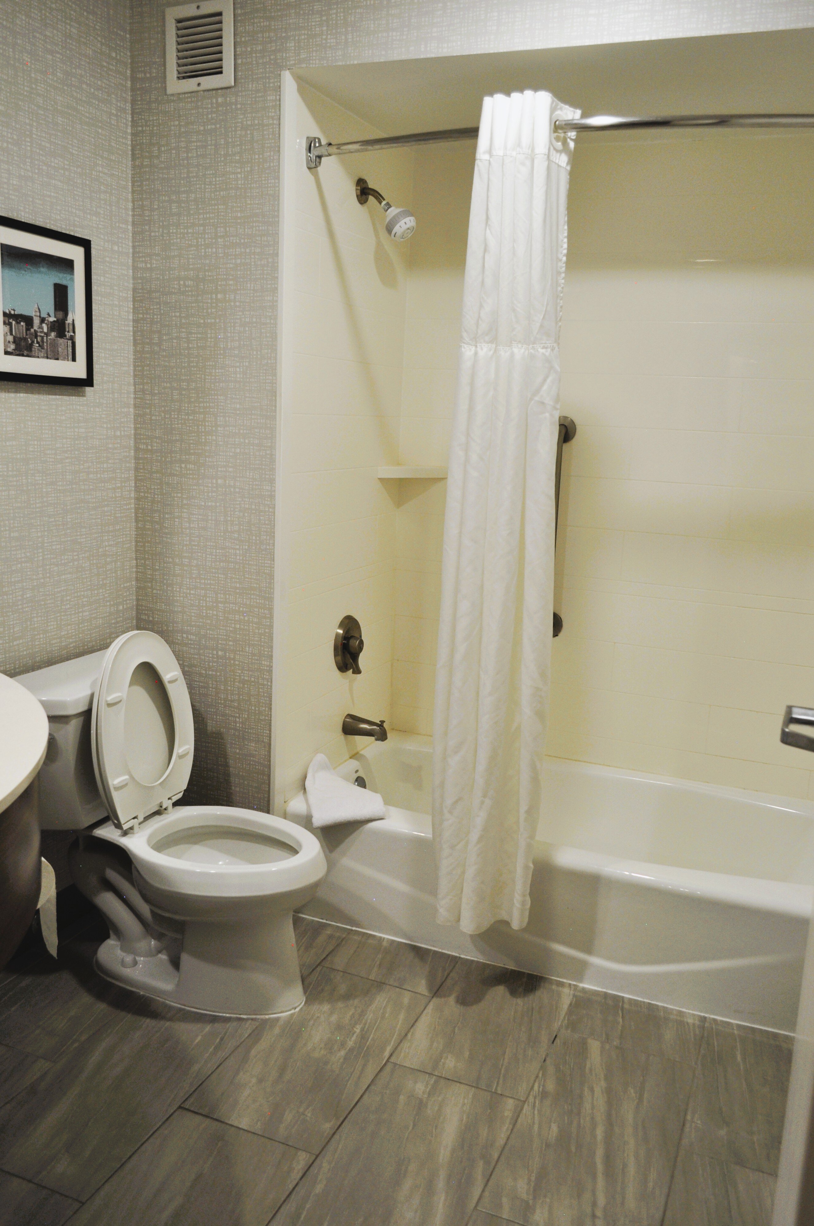 肯特/阿克伦区汉普顿酒店-浴室