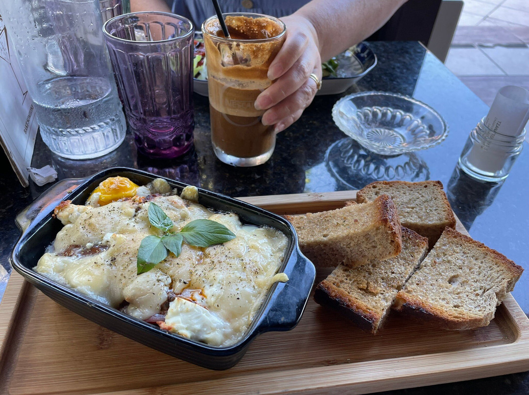 Dolce Far Niente / Bake Someone Happy