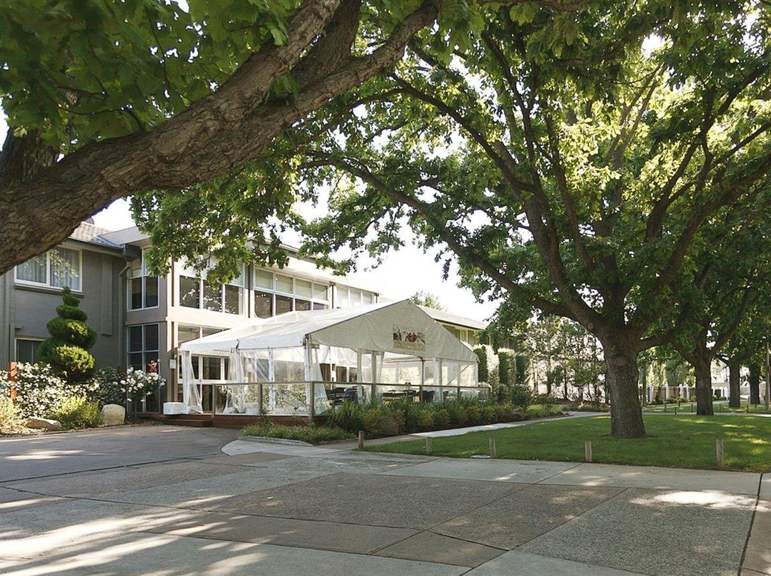 福雷斯特公寓酒店