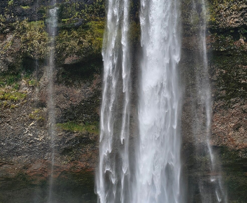 Seljalandsfoss-霍尔斯沃德吕尔镇必去景点