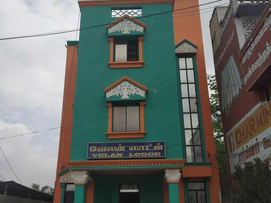 Velan Lodge