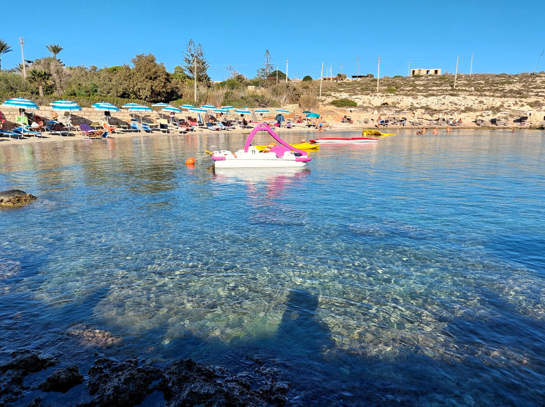 Spiaggia Cala Francese-兰佩杜萨必去景点