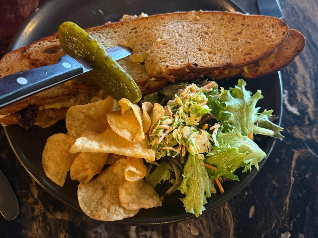 40 Main Café & Wine Bar