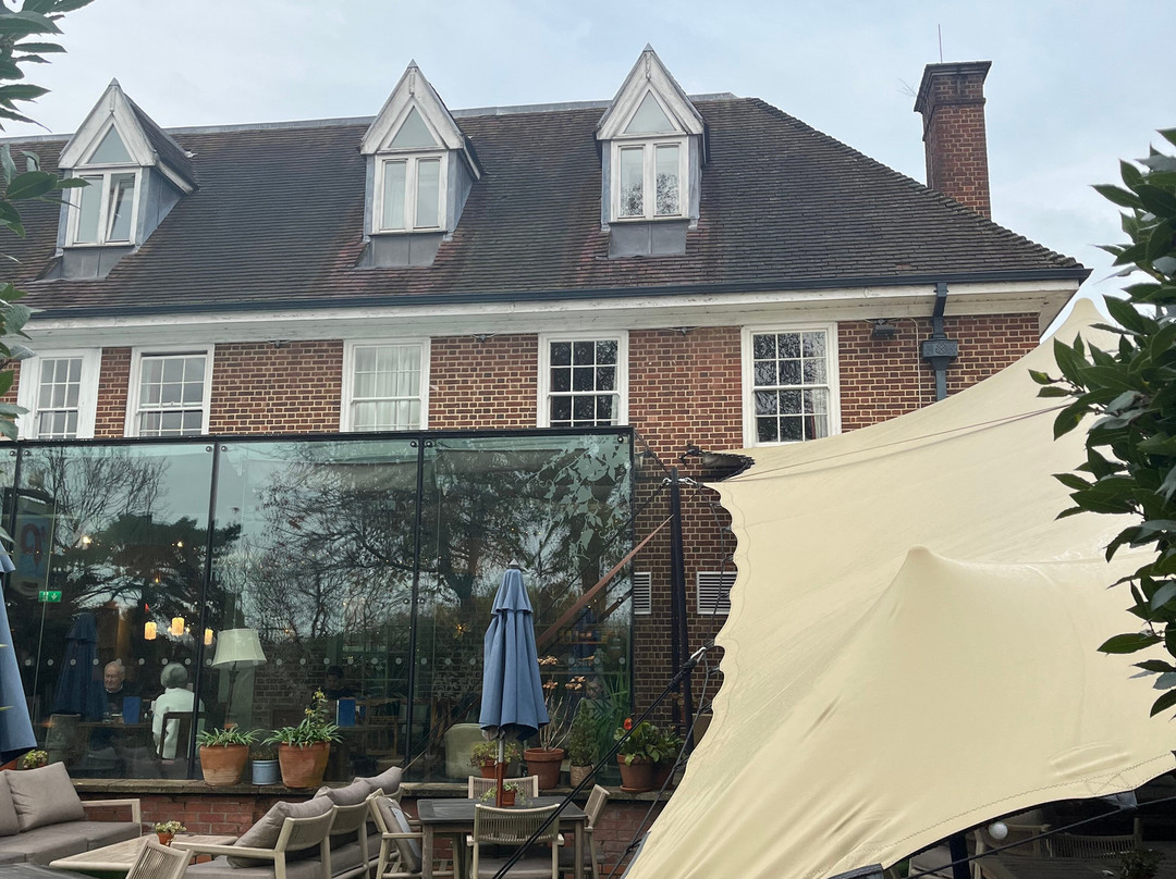 亚历山大教皇酒店主图