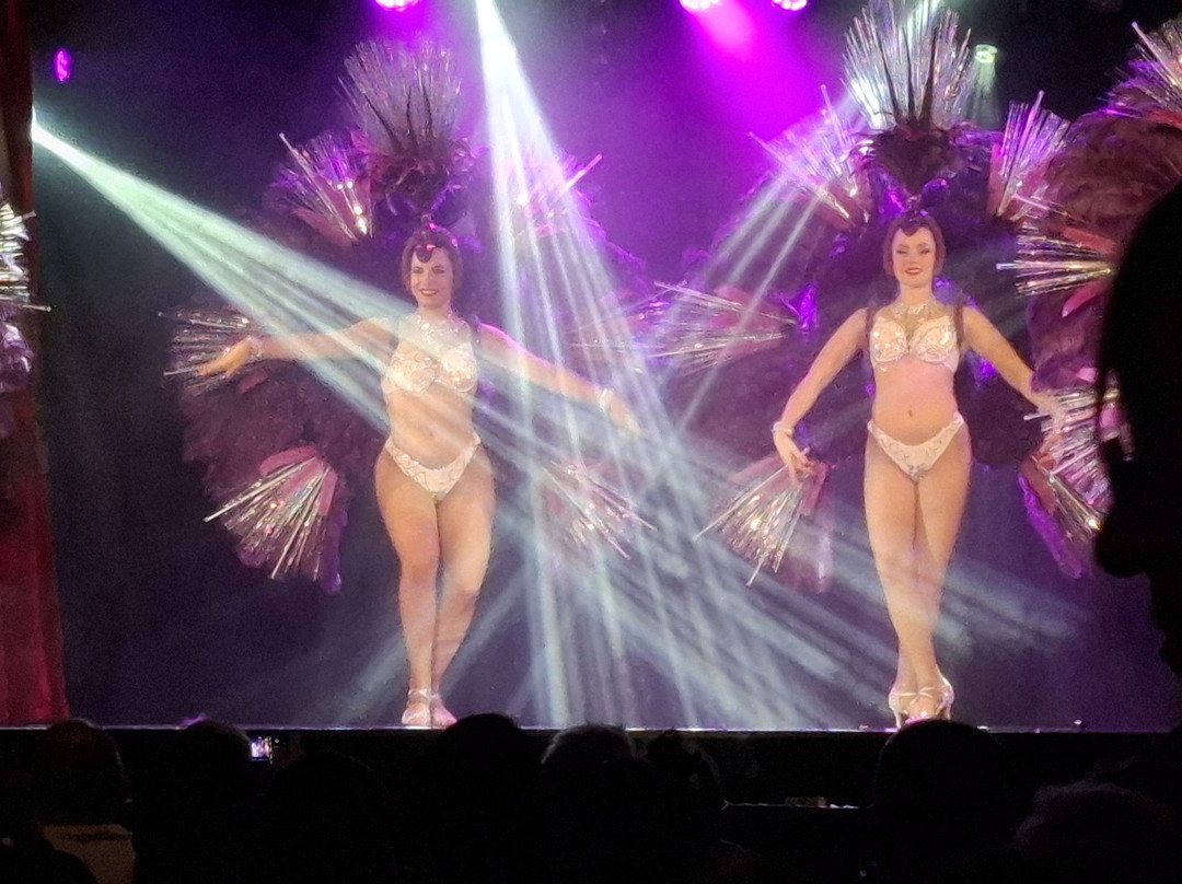 Cabaret La Plume Rouge-La Chapelle-des-Marais必去景点