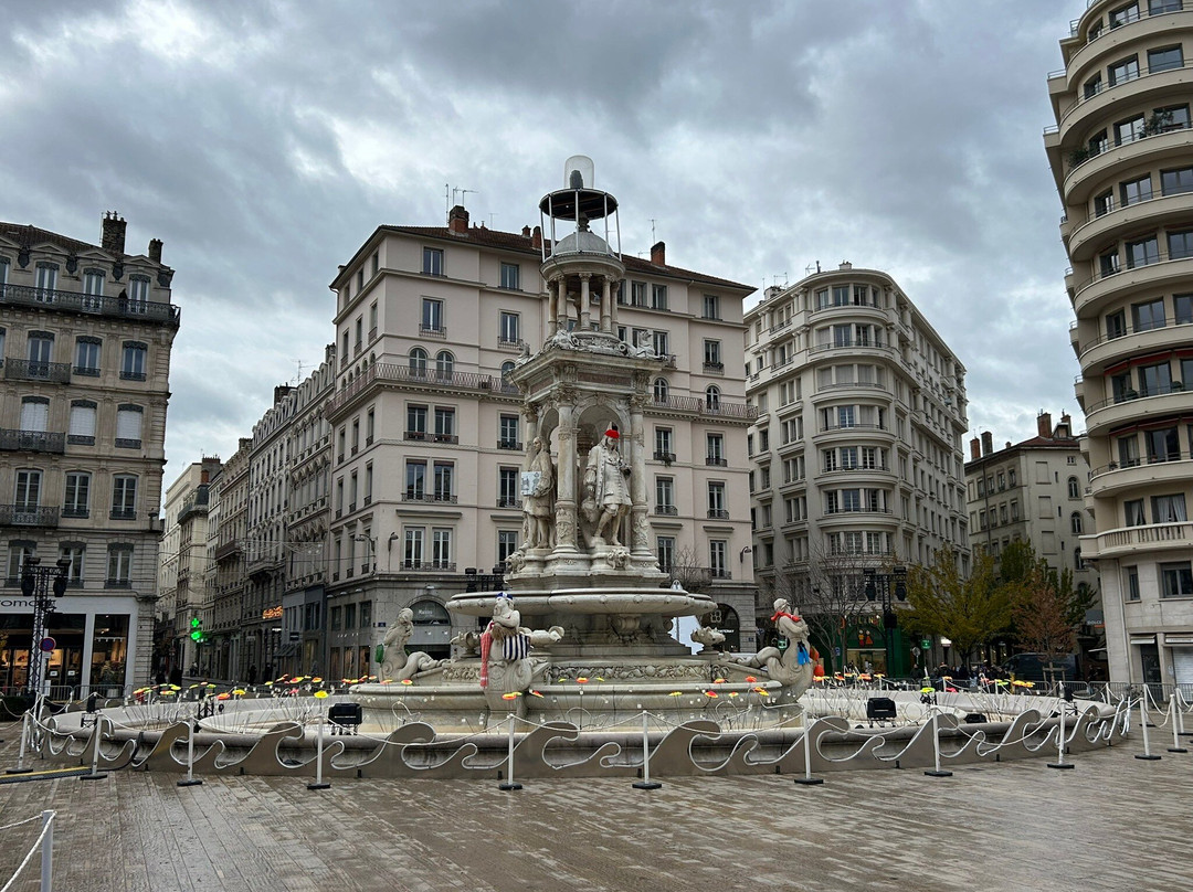 La Place des Jacobins-里昂必去景点