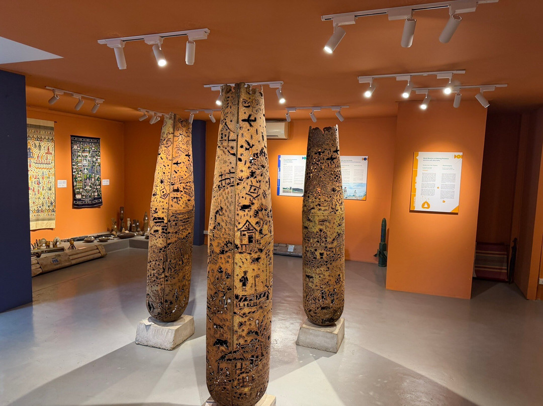 UXO老挝游客中心-琅勃拉邦必去景点