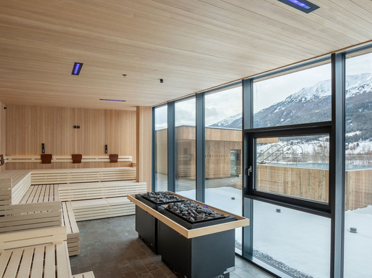 Erlebnisbad Curunes-Curon Venosta必去景点