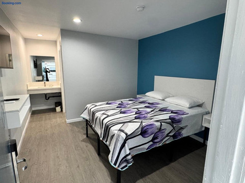 Angel Motel near Anaheim