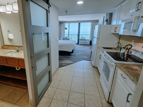 鹦鹉螺酒店主图