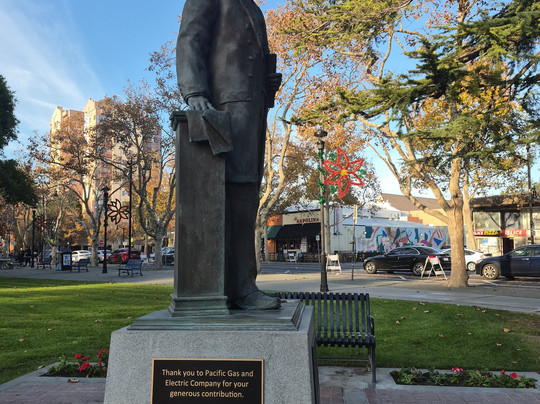 Todos Santos Plaza-康科德必去景点