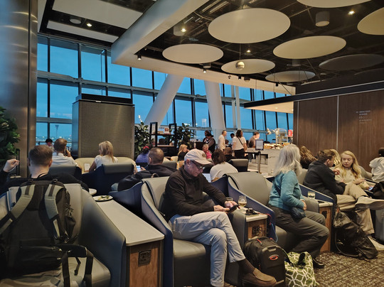 Plaza Premium Lounge Heathrow T5 Departures-伦敦必去景点